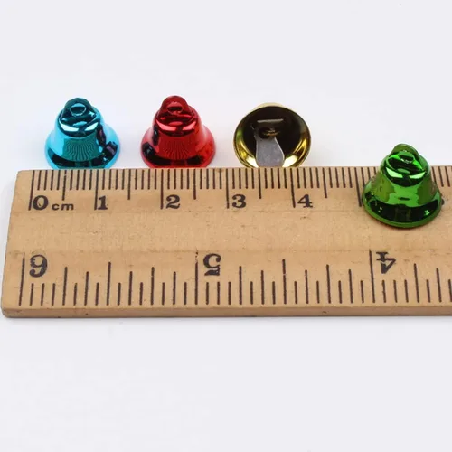 Miniatura 4 de Queenbox - 50 cascabeles de Navidad de 0.79 pulgadas, campanas de viento colgantes de metal para manualidades, árbol de Navidad, decoración