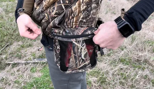Miniatura 4 de MOJO Outdoors Dove - Cangurera impermeable con bolsillo para teléfono celular