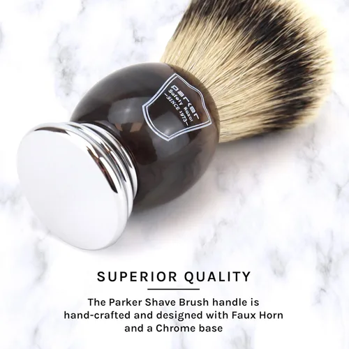 Miniatura 4 de Brocha de afeitar Parker Safety Razor con cerdas 100 % de pelo de tejón plata y mango de imitación de cuerno, con soporte incluido.