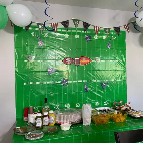Miniatura 3 de Esjay Mantel de fútbol, paquete de 2 manteles (54 x 72 pulgadas) para decoraciones de fútbol y suministros de fiesta