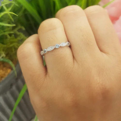 Miniatura 4 de Dazzlingrock Collection Anillo de boda apilable de estilo vintage de 14 quilates con piedras preciosas redondas y diamantes blancos, oro blanco