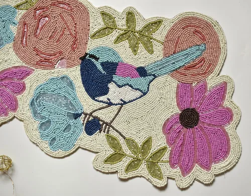 Miniatura 2 de Camino de mesa hecho a mano con cuentas con diseño de pájaros, multicolor, camino de mesa de primavera para casa de campo, decoración de mesa