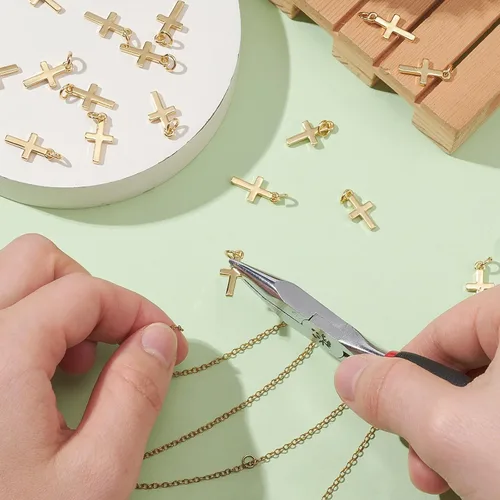 Miniatura 6 de KitBeads 10 dijes de cruz chapados en oro real de 18 quilates de latón con dije colgante de Jesús, mini colgantes de crucifijo de Cristo para hacer