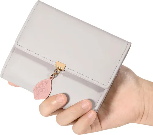 Miniatura 123 de UTO - Cartera pequeña RFID de piel sintética con dije de hoja, cierre de cremallera y tarjetero.
