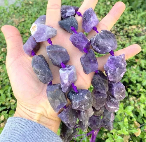 Miniatura 4 de Adabele - 2 hebras de piedras preciosas curativas de cuarzo de amatista natural en bruto morado oscuro, cuentas sueltas perforadas, pepita grande