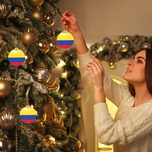 Miniatura 7 de Colgante redondo de adorno navideño de cristal con estampado de bandera de Colombia con detalles dorados y plateados para colgar la decoración