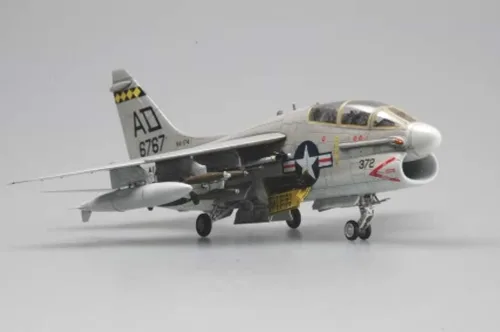 Miniatura 2 de Hobby Boss HY87209 TA-7C Corsair II Kit de construcción de modelo de avión