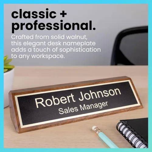 Miniatura 2 de Placa de nombre personalizada de madera de nogal ExcelMark para escritorio de oficina en negro con letras doradas - 2 x 8 pulgadas