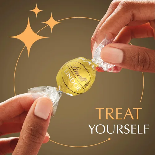 Miniatura 4 de Lindt LINDOR - Caja de regalo de 90 trufas de chocolate surtidas, caramelo de chocolate con centro de trufa suave y derretida, caja de 38.4 onzas