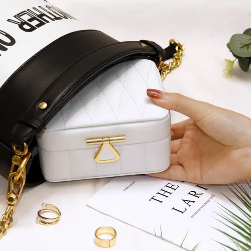 Miniatura 4 de KAMIER Organizador de joyas de viaje, caja organizadora de joyas de viaje de cuero acolchado con diamante, caja de joyería pequeña para mujer