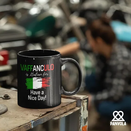 Miniatura 3 de Panvola Vaffanculo Is Italian For Have A Nice Day - Divertido regalo italiano para compañeros de trabajo, amigos, hermana, hermano, familia en Negro