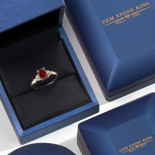 Miniatura 48 de Gem Stone King Anillo de compromiso de 3 piedras preciosas de plata 925 y oro amarillo de 10 quilates de 0.315 x 0.236 in de talla cojín y diamante