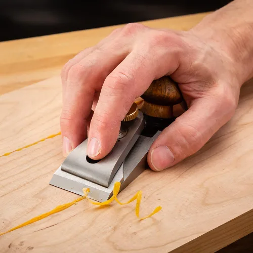 Miniatura 3 de Rockler Bench Dog Cepillo de Cincel Pequeño - Cepillo de Emparejamiento Duradero con Cuchilla Endurecida y Frente Abierto - Herramientas Precisas