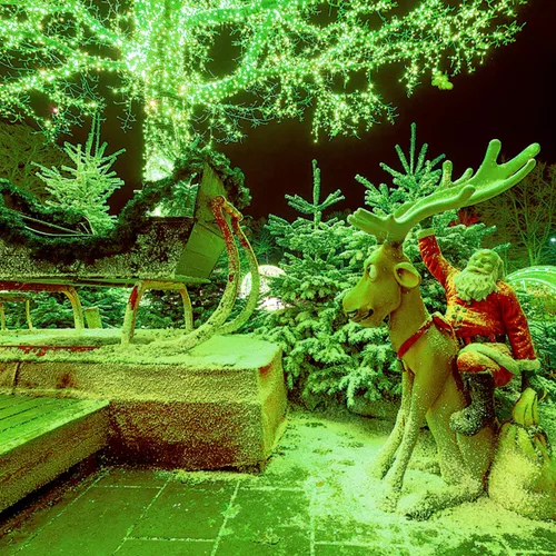 Miniatura 7 de Iluminación del hogar de 66 pies. Mini luces decorativas de Navidad de 200 luces LED de alambre verde, luces de hada estrellada enchufables, 8 modos