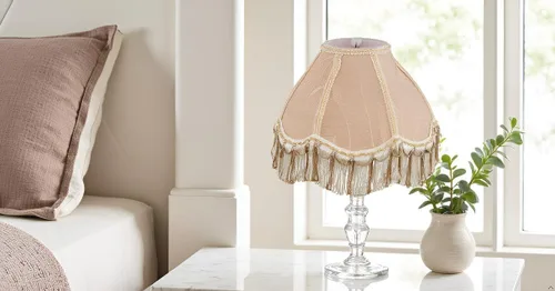 Miniatura 9 de Aspen Creative 55001 - Pantalla de lámpara de cúpula festoneada cosida a mano con flecos UNO en Biscotti Beige, 4 pulgadas superior x 10 pulgadas