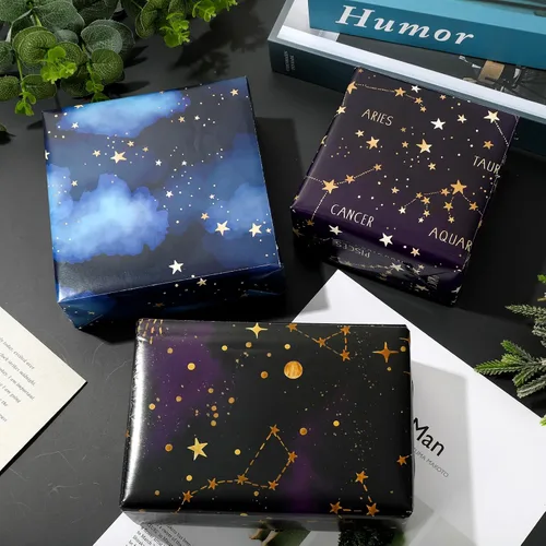 Miniatura 4 de 12 hojas de papel de regalo de galaxia, no enrollado, papel de regalo de constelación de cielo estrellado azul y morado, plegado plano