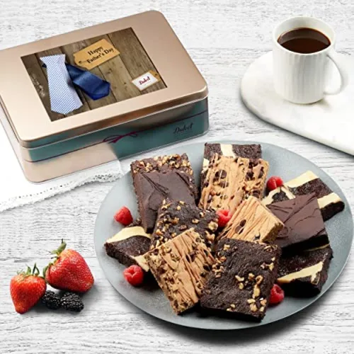 Miniatura 14 de Dulcet Gift Baskets Surtido de brownie de chocolate gourmet, brownie de lata de brownie, delicioso pastel de queso, dulce de azúcar rocoso, ganache