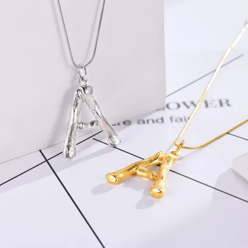 Miniatura 4 de FOCALOOK Collar de bambú chapado en oro de 18 quilates con dije de nombre inicial para mujer, collar grande con dije de letra de bambú
