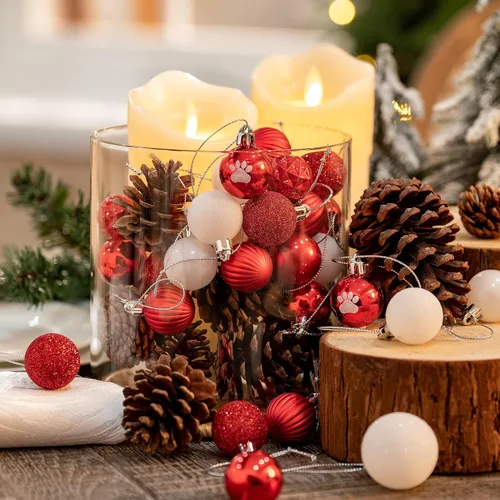 Miniatura 6 de DecorbyHannah - Mini adornos de Navidad rojos y blancos, 49 unidades de 1.18 pulgadas, adornos temáticos de perros pequeños para decoración de árbol