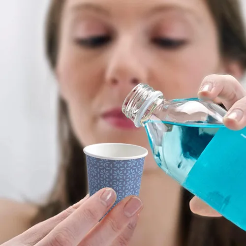 Miniatura 7 de Clawsoff Paquete de 300 tazas de papel de 5 onzas, tazas desechables para baño con diseño floral azul marino pequeño, tazas de enjuague bucal de 5