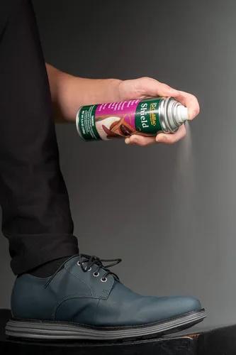 Miniatura 5 de Cadillac Shield Water and Stain - Spray protector de cuero y tela, ideal para zapatos, 5.5 onzas, impermeable y protege gamuza, cuero, nubuck, tela