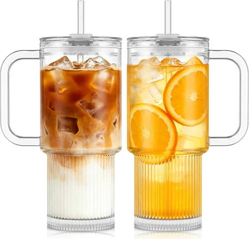 KEMORELA Paquete de 2 vasos de vidrio acanalado de 26 onzas con asa y tapa, grandes tazas de café helado estéticas con pajitas, tazas de vidrio con