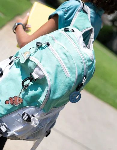 Miniatura 2 de The Acrylic Place Llavero de pez payaso para bebé, dije para bolso de pañales, bolsa de mano, mochila para niños, llavero, Tamaño de mochila