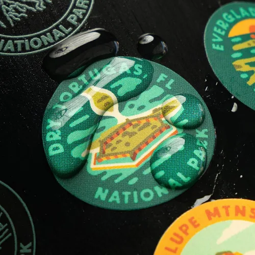 Miniatura 7 de Botella de agua de los Parques Nacionales con kit de pegatinas, colaboración de Erikas Chesonis, botella de aventura con pajita, pegatinas