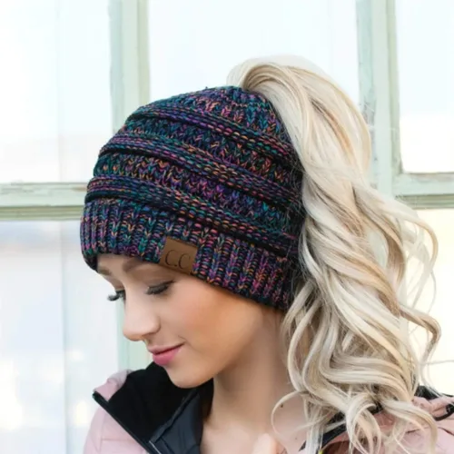 Miniatura 2 de Funky Junque Exclusives BeanieTail - Gorro para mujer, diseño de cola de caballo, ideal para día de cabello despeinado