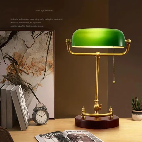 Miniatura 3 de Lámpara de mesa de cristal verde vintage con base de madera de mediados de siglo con cuerpo de hierro, lámpara de escritorio, antiguo banco