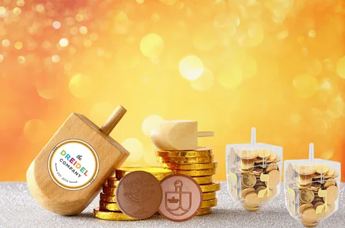 Miniatura 4 de The Dreidel Company Paquete de 6 Dreidel rellenos de monedas de gel de chocolate de Hanukkah, gelt de leche de Janucá, con menorá y diseño Dreidel