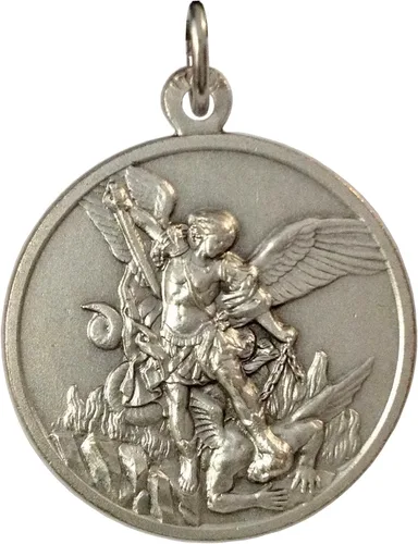 Medalla de San Miguel el el Arcángel en tono plateado Tamaño del pájaro 1.260in Fabricado en alta fiabilidad.