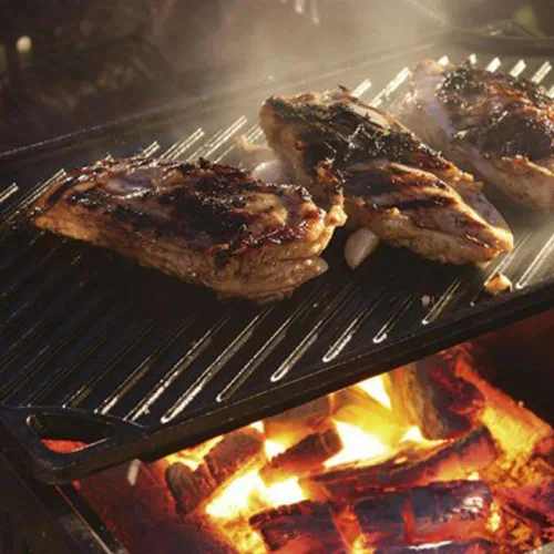Miniatura 4 de Lodge Parrilla/plancha reversible LDP3, 9.5 x 16.75 pulgadas y prensa rectangular de hierro fundido LGP3, pre-sazonada, 6.75 x 4.5 pulgadas