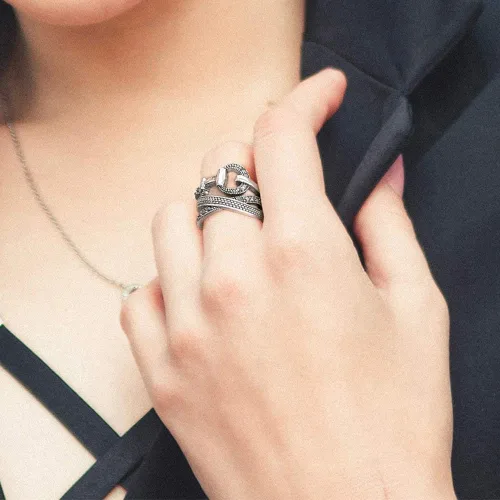 Miniatura 2 de Anillos de oro cruzados para mujer, anillo vintage de plata llamativa, anillos de banda de cristal negro y transparente, regalo de Navidad