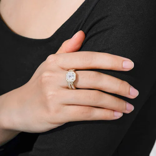 Miniatura 44 de Amazon Essentials Anillo antiguo de plata de ley chapada en platino o oro con circonita cúbica de elementos infinitos de corte Asscher
