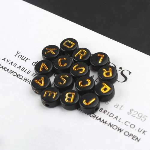 Miniatura 4 de 1200 cuentas de letras negras para pulseras, cuentas redondas de acrílico negro y dorado del alfabeto de 0.157 x 0.276 in para fabricación de joyas