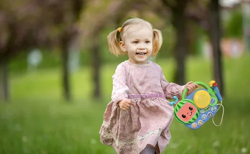 Miniatura 5 de eKids Cocomelon Juguete Singalong Boombox con micrófono y música incorporada, juguetes para niños pequeños para fanáticos de los regalos de Cocomelon