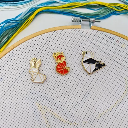 Miniatura 2 de 3 piezas de agujas geométricas de animales para punto de cruz, imanes para coser bordados y accesorios de costura, esmalte y aguja magnética niñera