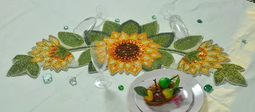 Miniatura 3 de Camino de mesa de girasol, camino de mesa con cuentas hecho a mano, adorno de mesa de diseño de 13 x 36 pulgadas