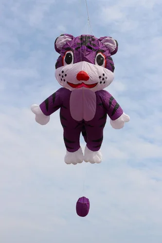 Miniatura 8 de Fullfar - Cometa inflable grande de tigre 3D para adultos, software de tela de nailon. 8.2 ft de largo, buena cometa para principiantes para Naranja