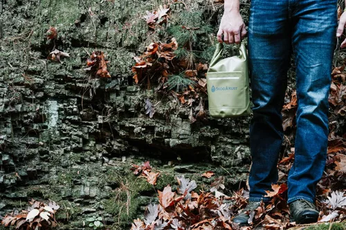 Miniatura 6 de Skog Å Kust DrySak - Bolsa impermeable con tapa enrollable para viajes y al aire libre - tamaños de 5, 10 y 20 litros Verde militar