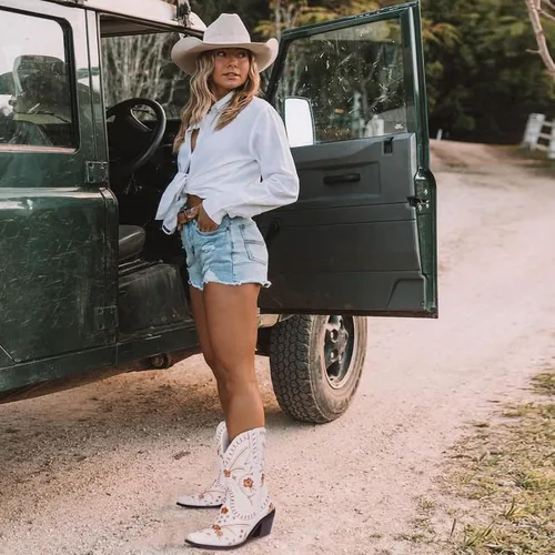 Miniatura 3 de Uacllcau Botas vaqueras bordadas para mujer botas vaqueras florales de tacón bajo y grueso botas occidentales para boda vestido de novia