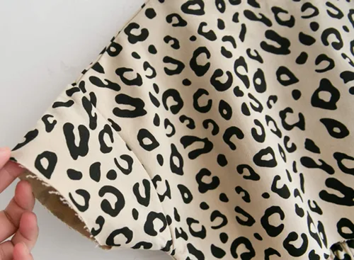 Miniatura 6 de Conjunto de ropa de verano con estampado de leopardo y camiseta y pantalones cortos, 2 piezas