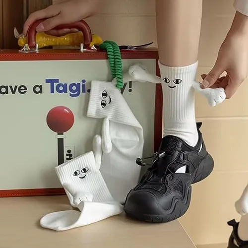 Miniatura 4 de Calcetines tomados de la mano,Divertidos pares magnéticos de mano a mano calcetines de tubo medio,Calcetines novedosos para muñecas 3D, regalos