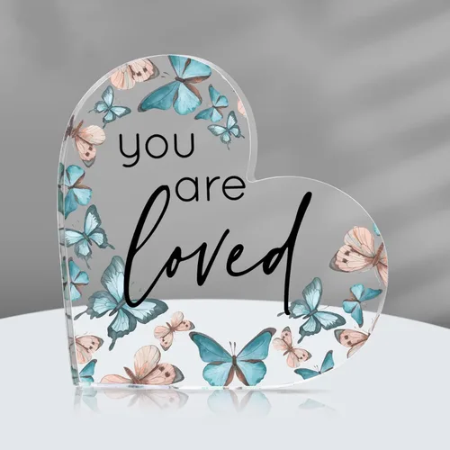 Miniatura 10 de Yulejo Regalo inspirador de mariposa con texto en inglés "You Are Loved", recuerdo acrílico en forma de corazón con mariposas azules rústicas