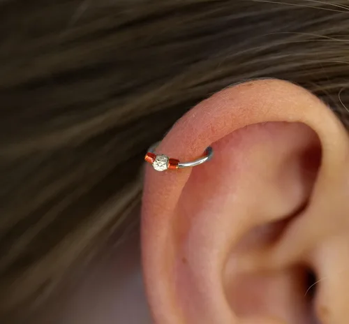Miniatura 2 de Variedad de aretes de aro para cartílago