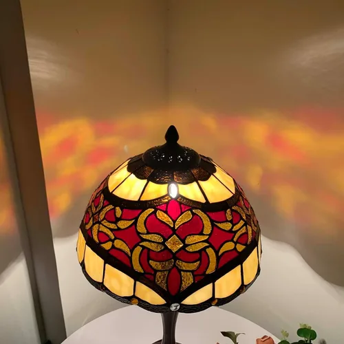 Miniatura 3 de Bieye L10869 Lámpara de mesa estilo Tiffany de vidrio de color Barroco para decoración del hogar (30 cm, Rojo)