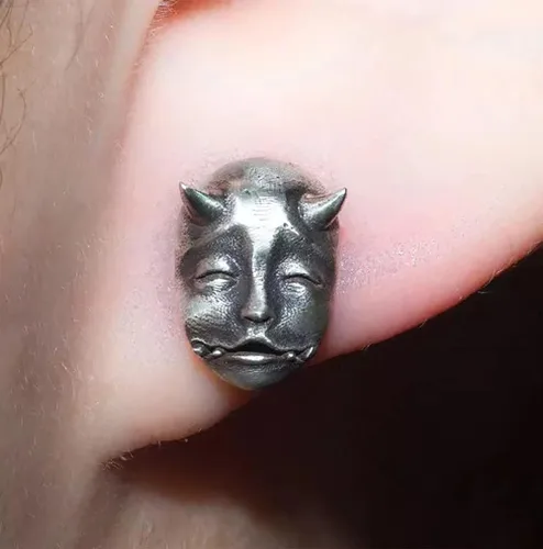 Miniatura 5 de Pendientes de demonio gótico con máscara de fantasma de diablo Prajna para bebé con cara de bebé, pequeños aretes de terror de Halloween