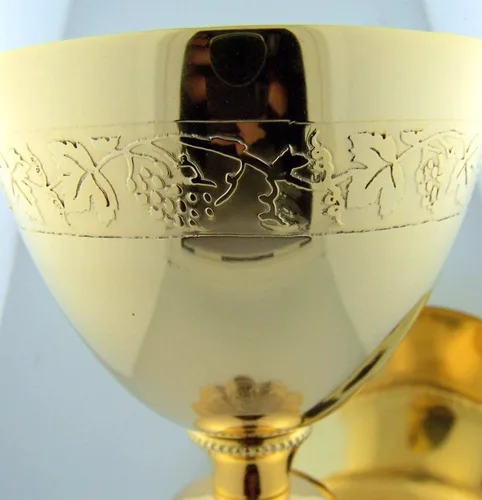 Miniatura 4 de Capilla de la iglesia de uva y trigo dorado dorado cáliz sacerdote y patena regalo pastor de 8 pulgadas de alto