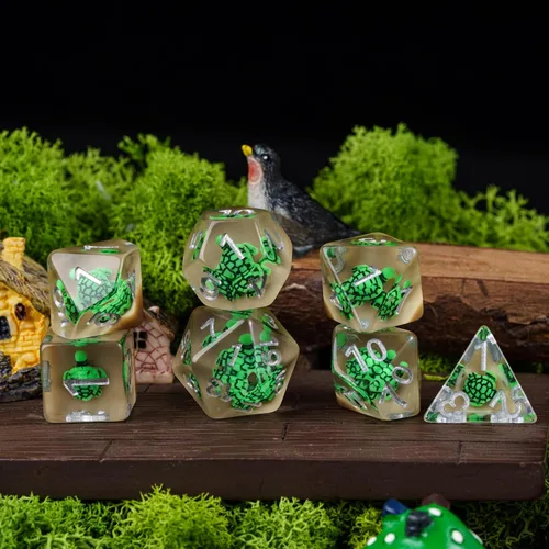 Miniatura 6 de Cusdie Dados DND de 7 troqueles, juego de dados poliédricos rellenos de animales, para juegos de rol, dados D&D (tortuga verde)